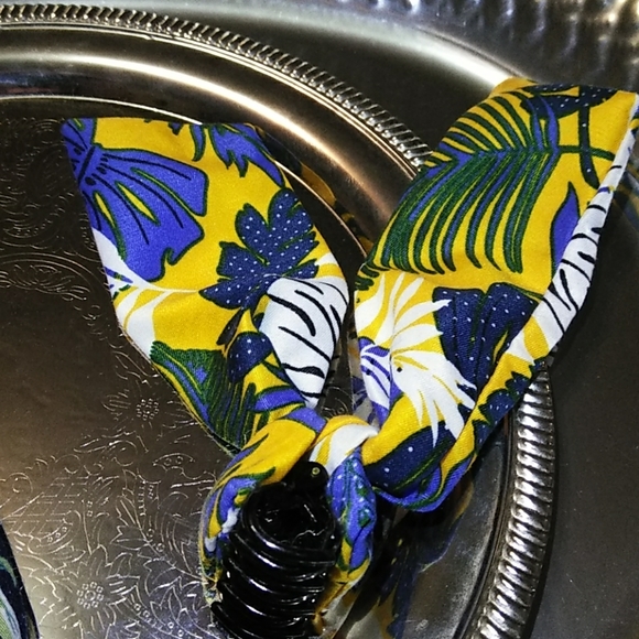 🌴☀️NEW 2 PIECE SET PALM LEAVES MINI HAIR CLIPS - Picture 3 of 4